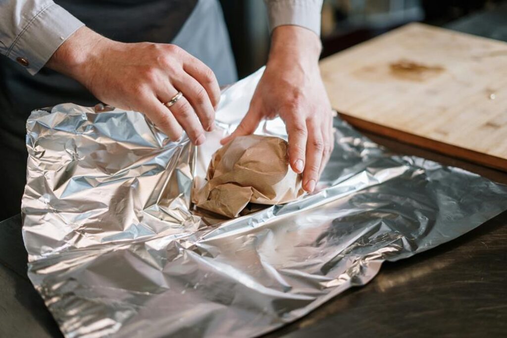 What Are the Best Techniques for Cooking With Foil Packs? What Are the Best Techniques for Cooking With Foil Packs?