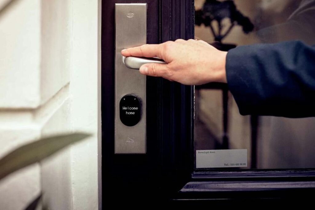 How Smart Keyless Entry Systems Are Improving Security How Smart Keyless Entry Systems Are Improving Security